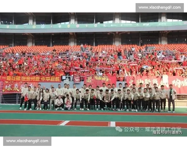 广西恒宸加冕中乙冠军!1.6 万人见证八桂足球历史性时刻